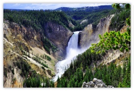 Plan your trip toYellowstone National Park with America The Beautiful